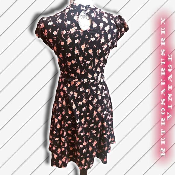 stretch Dress - Picture 2 of 6